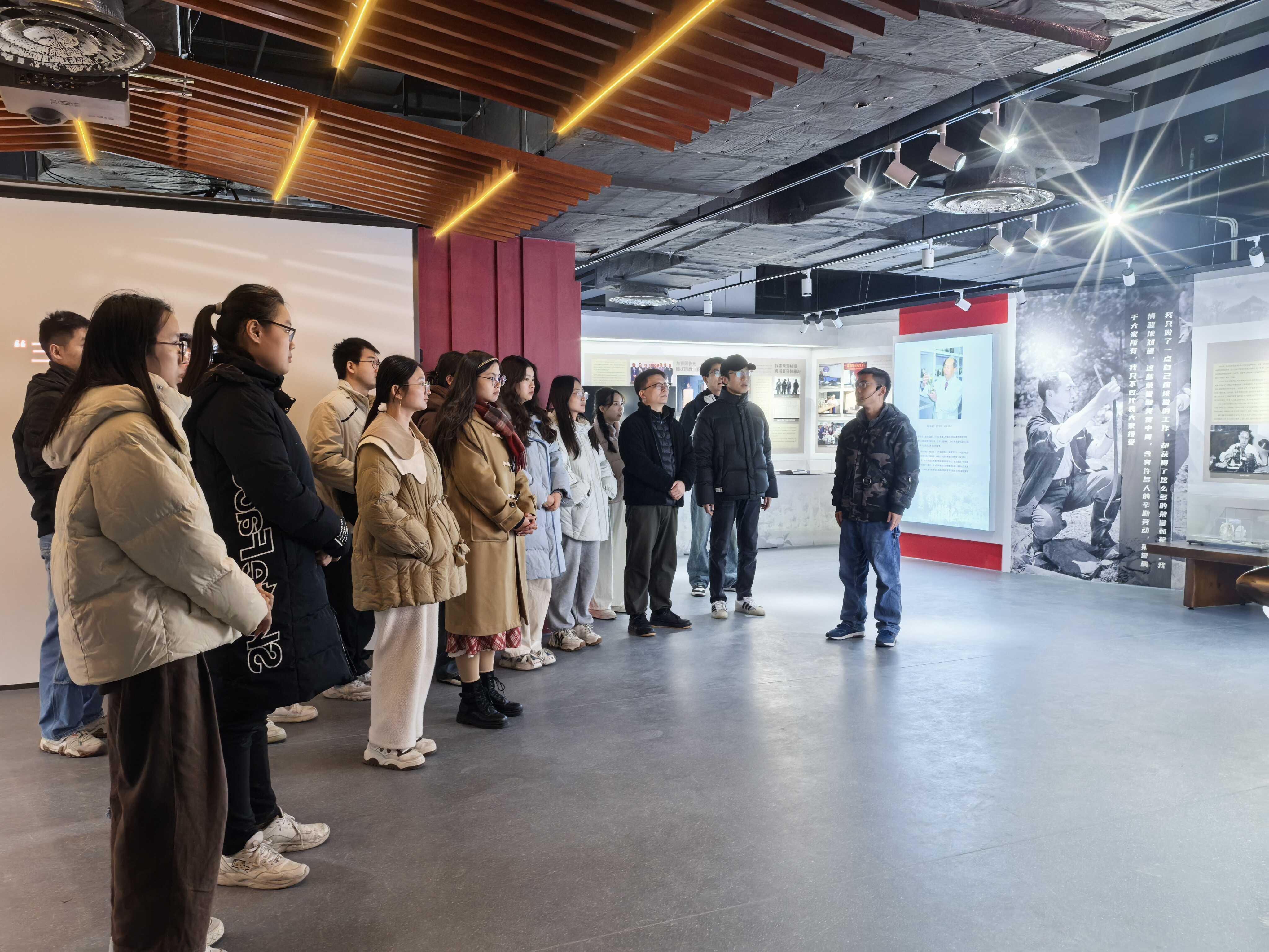 研究生党总支开展“三生报国，生生不息”主题党日活动